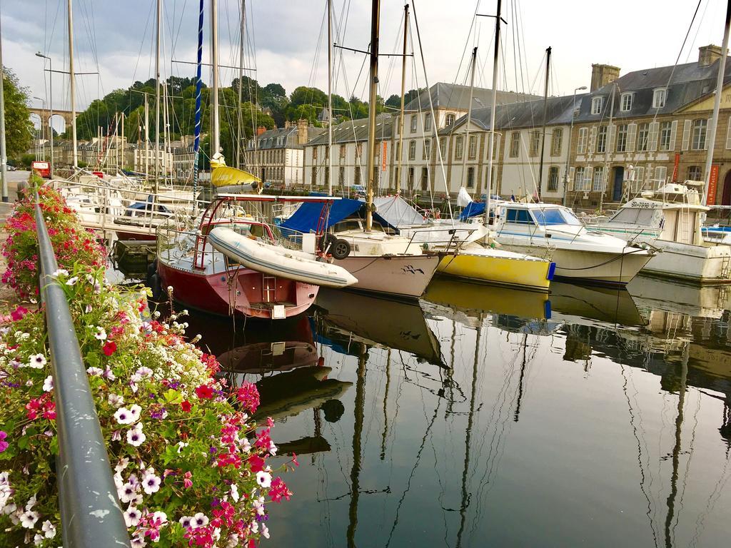 Logis Hôtel Fontaine Morlaix Exterior foto